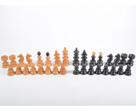 1940s coffee house chess set, height of King 7.5cm.