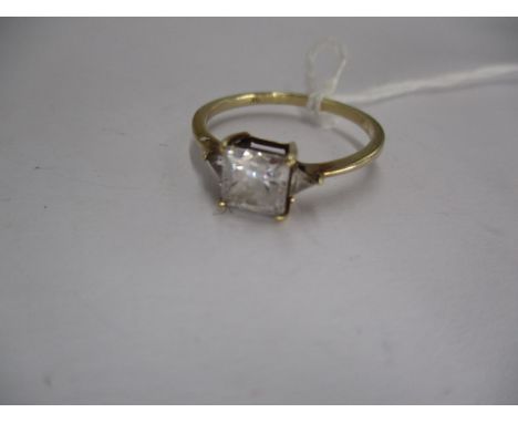 9ct Gold White Stone Ring, Size Q, 2.1g 