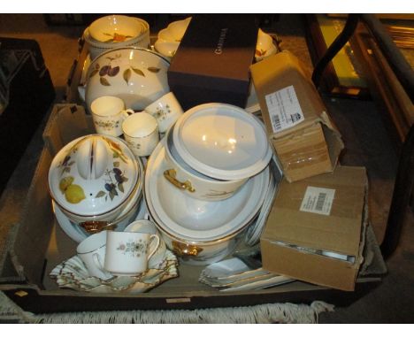 Two Boxes of Royal Worcester Evesham and Other Ceramics 