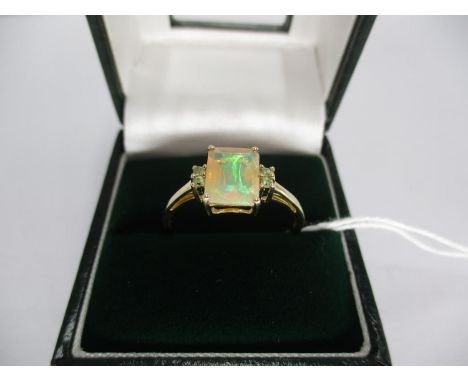 9ct Gold Opal Ring 