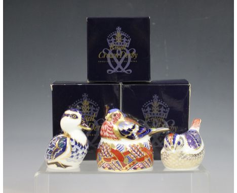 Three Royal Crown Derby Imari paperweights, comprising the Collector's Guild Exclusive Chaffinch Nesting, Goldcrest and Duckl