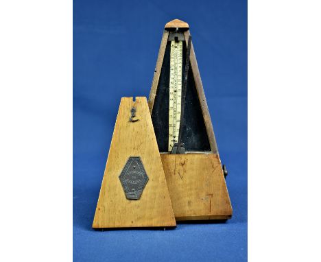 A Metronome de Maelzel, early 20th century. 23cm high.  