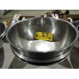 Stainless steel mixing bowls.