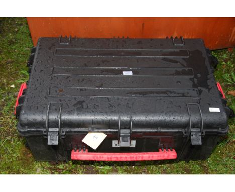 A tool trunk (no contents).