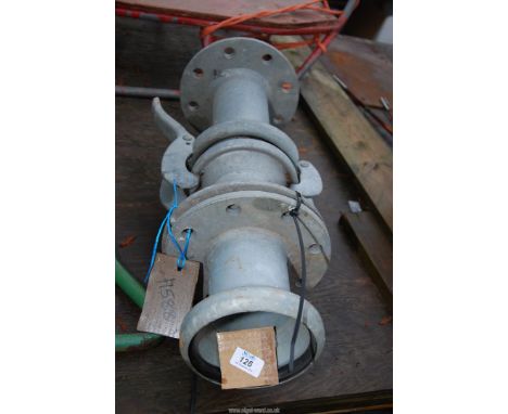 A 4" galvanised pipe connector with quick lamps.