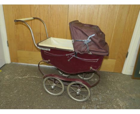 A SMALL CHILDS VINTAGE PRAM