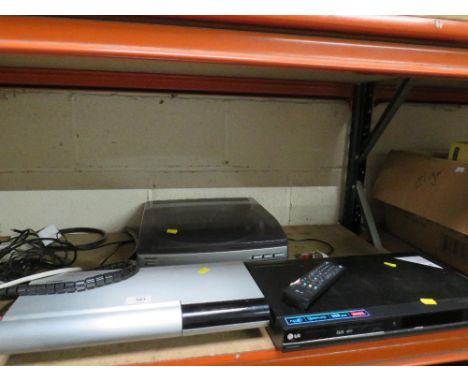 A BOSE CD MACHINE, AIWA TURNTABLE AND LG DVD PLAYER - HOUSE CLEARANCE