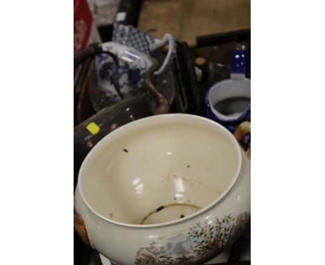 A TRAY OF ASSORTED CERAMICS, GLASS AND METALWARE ETC TO INCLUDE A SPODE HUNTING THEME TWIN HANDLED BOWL, A CUT GLASS FOOTED B