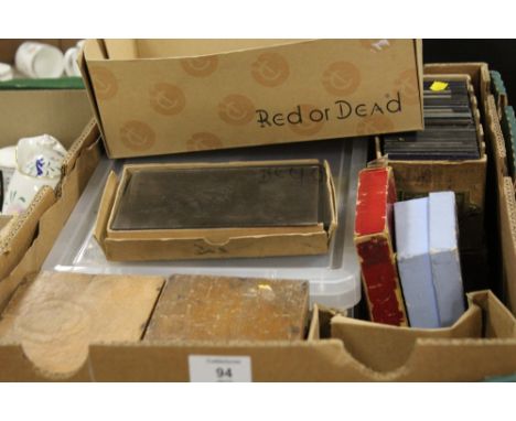 A GOOD QUANTITY OF VINTAGE PHOTOGRAPHIC NEGATIVE PLATES / SLIDES ETC