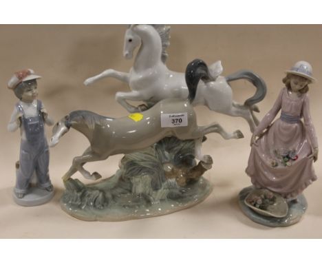 A LLADRO HORSE FIGURE - WITH DAMAGES BUT LEGS PRESENT, TOGETHER WITH TWO FURTHER LLADRO FIGURES - ONE A/F (3)
