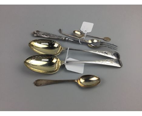 PAIR OF SILVER BERRY SPOONS, Sheffield 1907 also a pickle fork with silver handle, two golfing spoons and a christening spoon