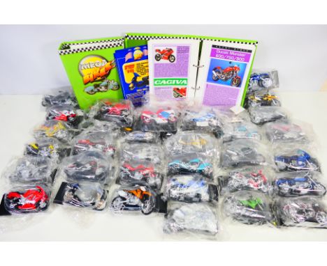Hachette - Maisto - A collection of 1/18 scale models from the Mega Bikes series including Kawasaki Ninja ZX-7R, Indian Chief