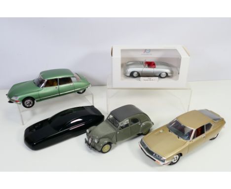 Norev - Maisto - Welly - A boxed Porsche 536 in 1/24 scale, 3 x unboxed Citroen models in 1/18 scale, 2CV, DS and SM and a sc
