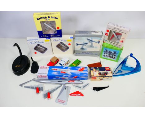 Aero Classics - Hogan Wings - Lego - Matchbox - A group of boxed models including Douglas DC-3 in Air France livery in 1/200 