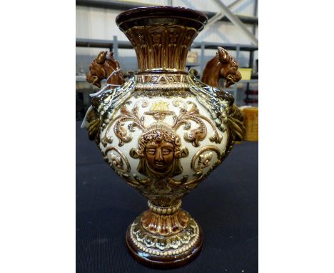 Majolica twin dragon handled vase probably by Samson Brothers. H: 25 cm