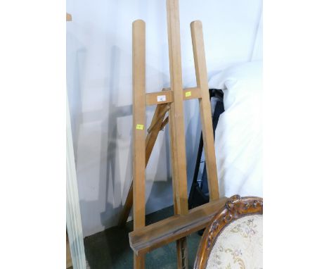 Wooden artists easel