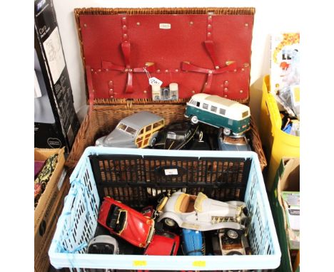 Wicker hamper and box of vintage diecast vehicles, Maisto 1948 Chevrolet, Volkswagon 1962 Morrobus, Universal Hobbies 1940 Fo