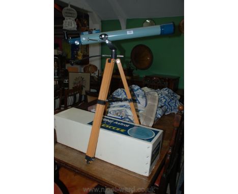 A Prinz Astral 400 Telescope with stand