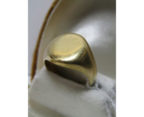 VINTAGE HEAVY 18CT YELLOW GOLD SIGNET RING, 15.5 grams in weight size N/O