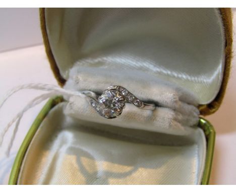 18ct WHITE GOLD DIAMOND SOLITAIRE RING, of approx 1ct, small accent diamonds set to each shoulder, central old cut diamond of