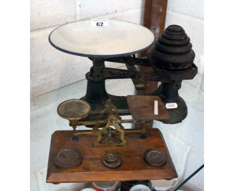 2 old sets of scales with weights