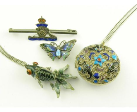 A CHINESE SILVER FILIGREE AND CLOISONNÉ ENAMEL LOCKET ON SILVER NECKLET, A CHINESE SILVER AND CLOISONNÉ ENAMEL ARTICULATED CA