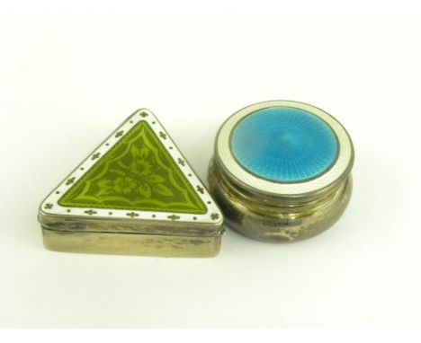 A GEORGE V SILVER AND ENAMEL TRIANGULAR BOX, THE LID DECORATED IN CHARTREUSE IN WHITE BORDER, BIRMINGHAM 1910 AND ANOTHER OF 