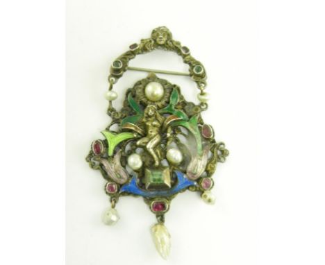 AN AUSTRO-HUNGARIAN GEM SET SILVER AND ENAMEL 'HOLBEINESQUE' BROOCH, CIRCA 1900