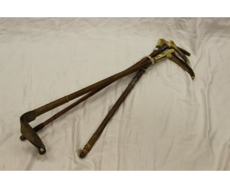 A Callow of London riding crop with silver mounts, the antler handle with circular button inscribed "Callow, 6 Mount St Londo