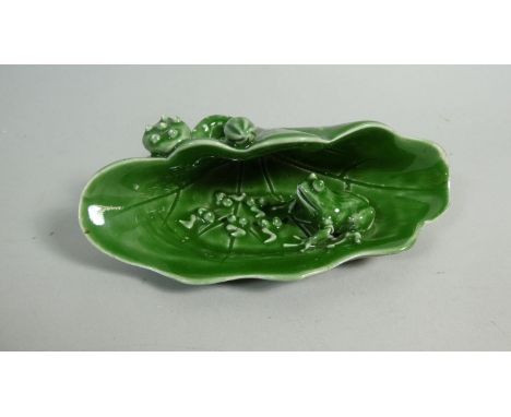 A Chinese Green Glazed Ceramic Ornament of Frogs on Lily Pad, Character Mark to Base 