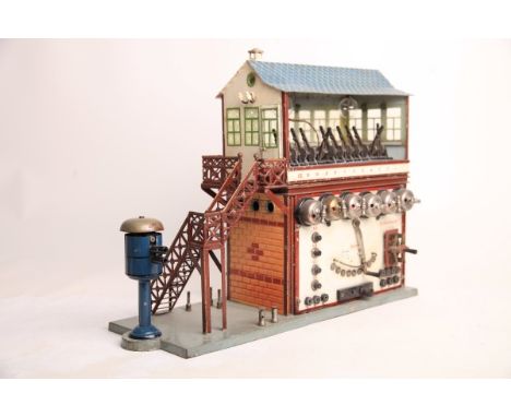 Märklin, 3739 S3 Stellwerk, Starkstrom, großes Modell mit 12 Kippschalter, 4 Drucktaster, 6 Drehschalter, 1 Doppelpoliger Ums
