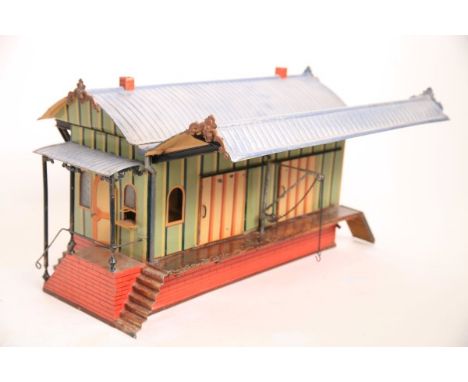 Märklin, S3 1045/3 Güterbahnhof Spur 2/3 von 1898, mit Vordach Rampen und Abfertigungsbüro, Inneneinrichtung mit 2 Petroleumb