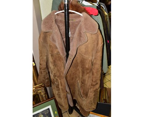 A  GROUP OF VINTAGE CLOTHING, to include an 'Oakleaf' light brown sheepskin coat, a red fox fur stole, a nylon navy blue jack