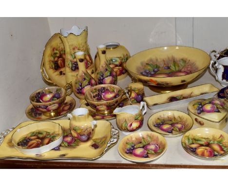 TWENTY PIECES OF AYNSLEY ORCHARD GOLD TEA AND GIFT WARES, comprising two cabinet teacups and saucers, each bearing N Brunt si