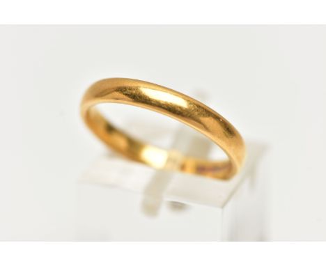 A 22CT YELLOW GOLD BAND RING, polished band, approximate band width 3.1 grams, approximate gross weight 4.2 grams (condition 