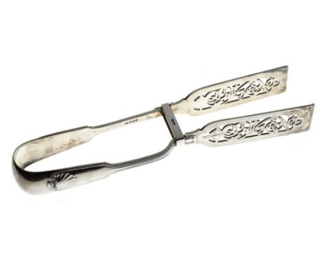 Pair of Victorian Fiddle and Shell pattern asparagus tongs, sponsors mark of George Howson, Sheffield 1898, 185g approx, 23.5