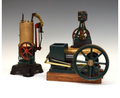 Stuart Turner model No.10 stationary steam engine, with 3-inch single fly wheel, 15cm high, on wooden plinth, together with t