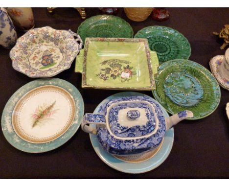 Mixed ceramics including Worcester and Wedgwood examples 