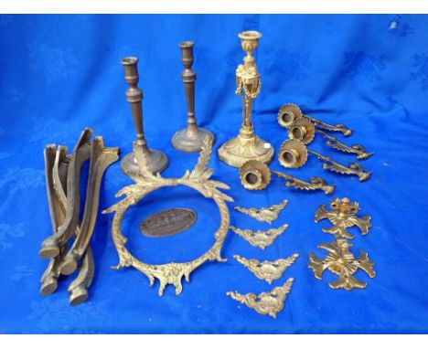 AN EMPIRE STYLE GILT CANDLESTICK together with other brass and metalware including table legs, a pair of candlesticks, piano 