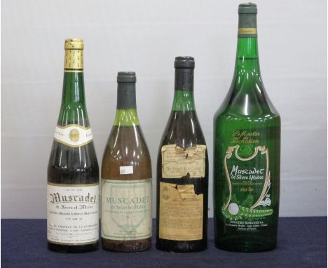 1 bt Muscadet de Sèvre et Maine Tiré Sur Lie 1987 Clos du Ch. De la Ferronnière 1 bt Muscadet de Sèvre et Main NV Le Caves du