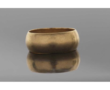 22ct gold wedding ring hallmarked London 1965, maker's mark/sponsor's mark S&amp;W, 8gms, size M/N