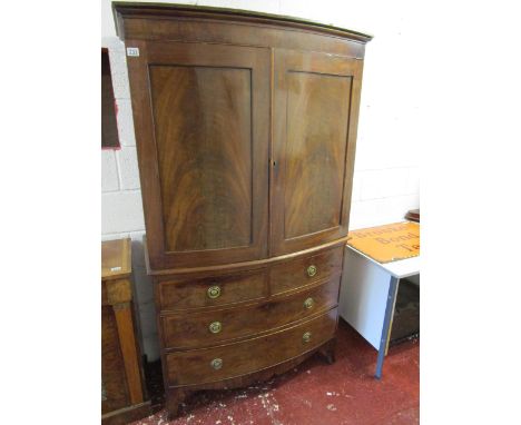 Victorian mahogany bow-front linen press (H: 188cm W:110cm D:53cm)