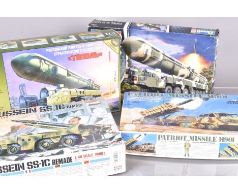 Mobile Missile Launcher Kits, a boxed group, 1:72 scale Revell 03303 Topol SS-25 Sickle, Zvezda 5028 Iskander-M SS-26 'STONE'