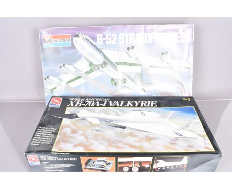 Monogram and AMT/ERTL Large Military Aircraft Kits, five boxed examples, 1:72 scale, Monogram 8292 B52 Strato Fortress (box P