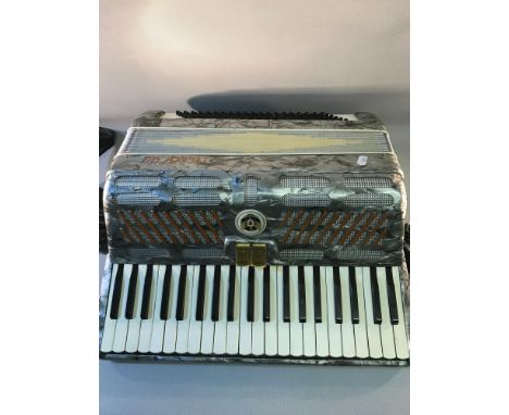 Riccardo accordion, silver mother of pearl effect 