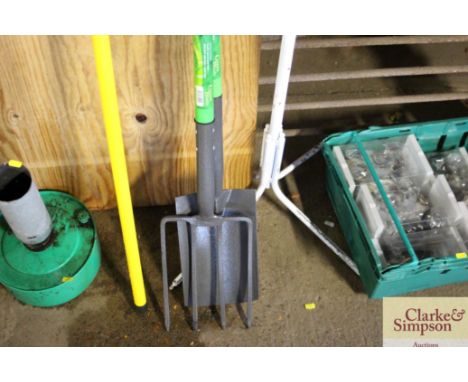 A digging fork and spade (8)