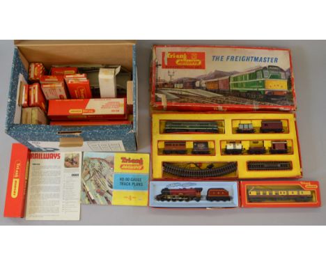 00 Gauge. A good mixed lot of Triang and Triang/Hornby Locomotives, Coaches and Accessories, in overall G used condition,many