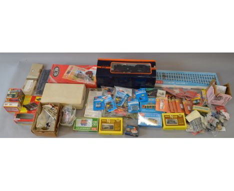 A good quantity of boxed, carded and bagged model railway kits and accessories to suit a variety of different gauges, by Peco