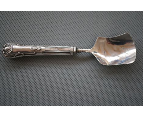 Silver tea caddy spoon, hallmarked and dated (Birmingham 1828) - some bruising 