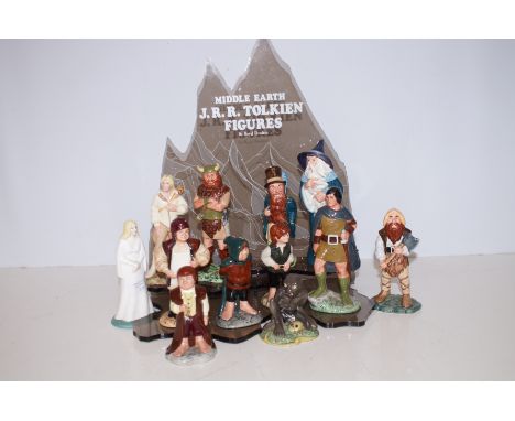 Royal Doulton set of 12 'Lord of the Rings' figures and stand (tallest 18cm high)